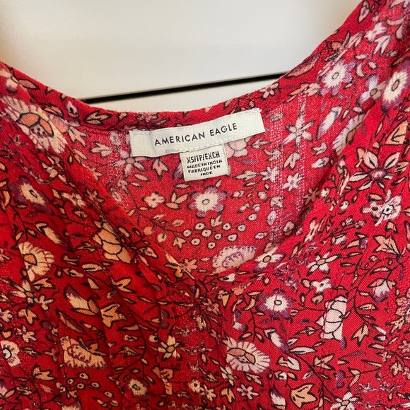 UNWORN Woman’s American Eagle Red Flower Blouse - Picture 3 of 4